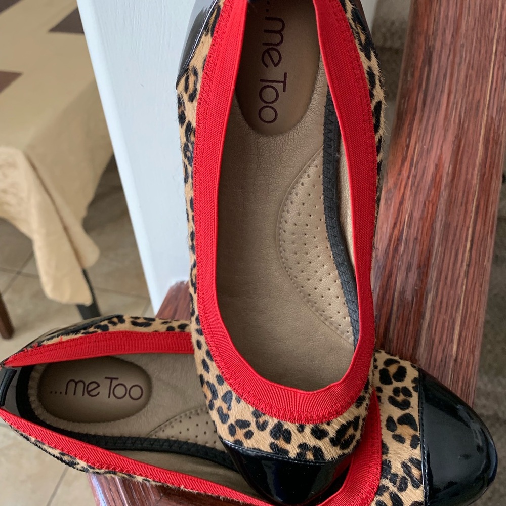 Red and black leopards flats